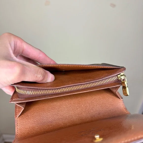 Louis Vuitton Monogram Wallet - Picture 11 of 11